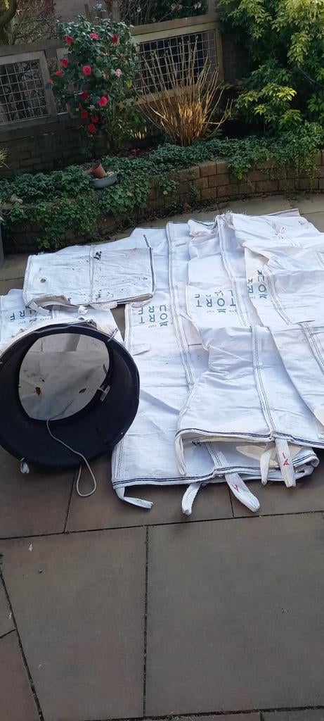 Stortkoker zakken, Ophalen, Zo goed als nieuw