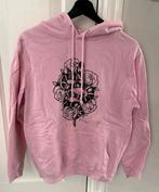 Roze hoodie met zwarte opdruk Pinned by K maat S, Ophalen of Verzenden, Zo goed als nieuw, Roze, Maat 36 (S)