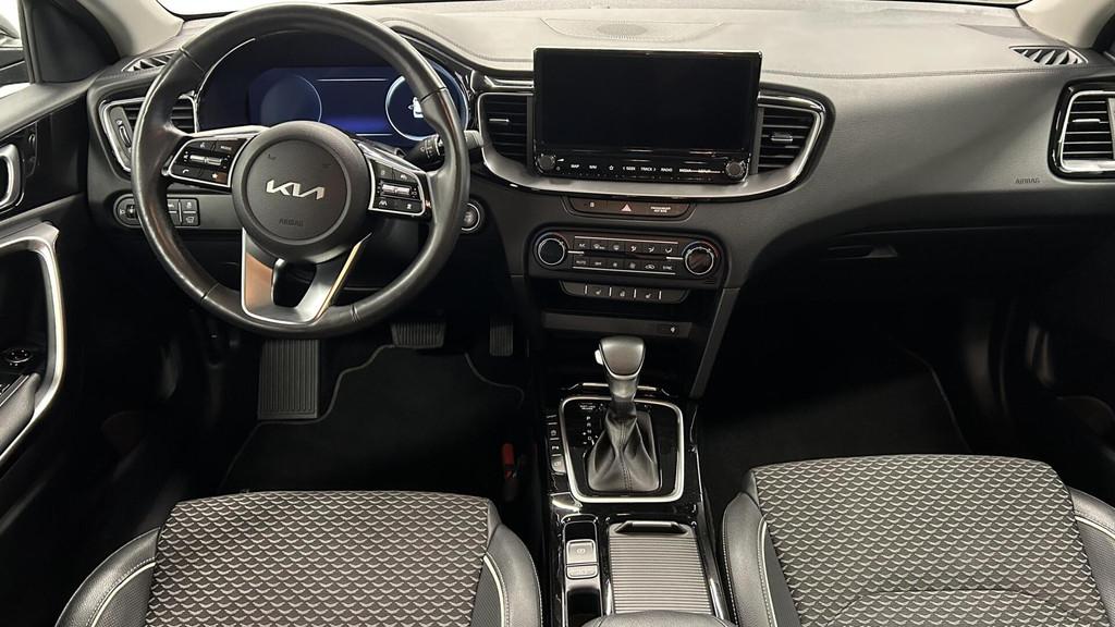 Kia Ceed Sportswagon 1.5 T-GDi DynamicPlusLine CAMERA CARPLA, Gebruikt, 4 cilinders, Met garantie (alle), Zwart