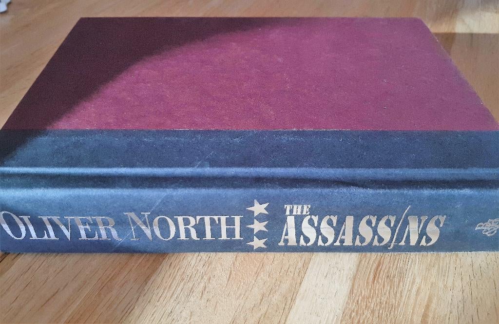 Oliver North - The Assasins (Engels) Hardback, Boeken, Gelezen, Oliver North, Ophalen of Verzenden, Nederland