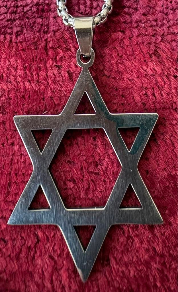 Zilverkleurige ketting met Davidster hanger, Ophalen of Verzenden, Zo goed als nieuw, Zilver, Overige materialen