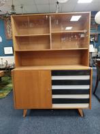 buffetkast, ontworpen door de gerenommeerde Jiri Jiroutek, Ophalen, Zo goed als nieuw