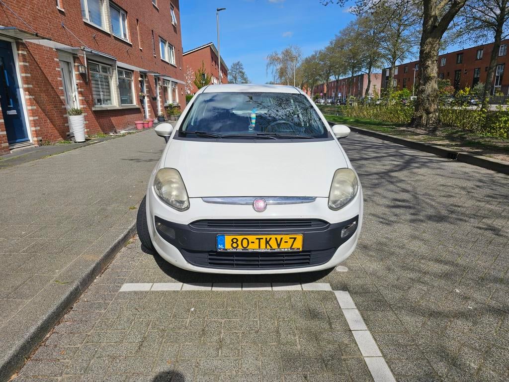 Fiat Punto 1.3 Multijet 62KW 5DR 2012 Wit, Auto's, Voorwielaandrijving, Bluetooth, 4 cilinders, 400 kg
