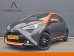 Toyota Aygo 1.0 VVT-i x-JBL | Camera | Clima | Carplay, Stof, Gebruikt, Euro 6, 4 stoelen