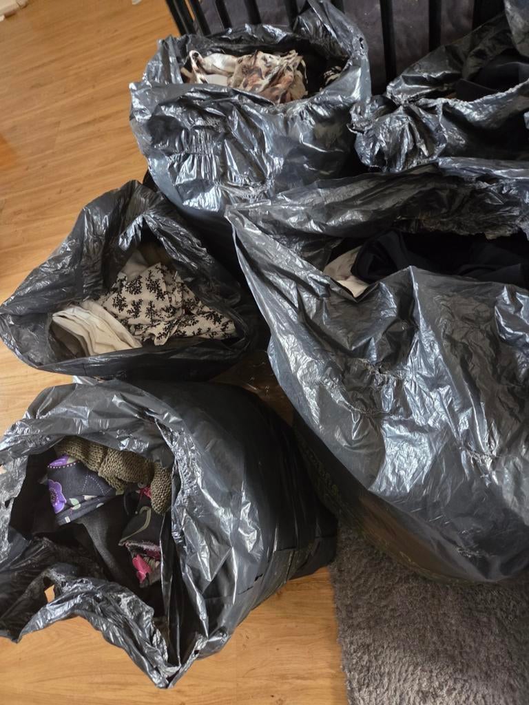 8 zakken kleding., Ophalen, Nieuw