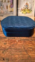 Brocante blauw zijden sieraden doosje, Ophalen of Verzenden, Gebruikt