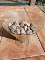 Glazen schaal op voet met stenen, Ophalen, Rond, Glas