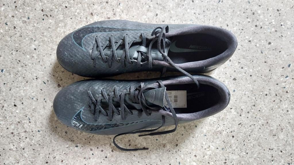 Nike Mercurial Voetbalschoenen J2 44  (valt als 42), Sport en Fitness, Voetbal, Maat XS of kleiner, Ophalen of Verzenden, Gebruikt