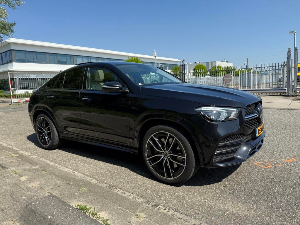 EXCL Mercedes-Benz GLE Coupé AMG PREMIUM PLUS Dealer OH/BTW, Auto's, Automaat, Beige, 2525 kg, Zwart