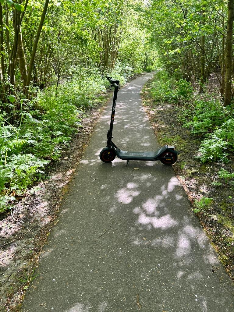 Enorm fijne wispeed step te koop, Fietsen en Brommers, Steps, Ophalen, Zo goed als nieuw, Elektrische step (E-scooter)