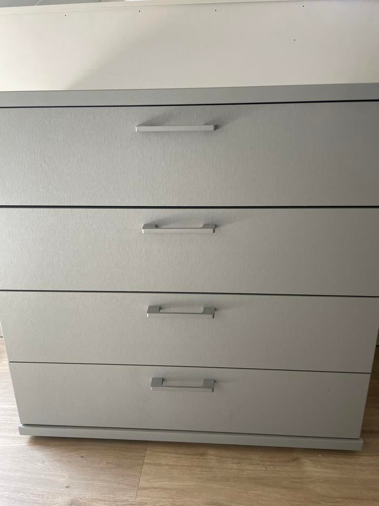 Grijze ladekast met vier lades, Ophalen, Overige materialen, Gebruikt, 50 tot 100 cm