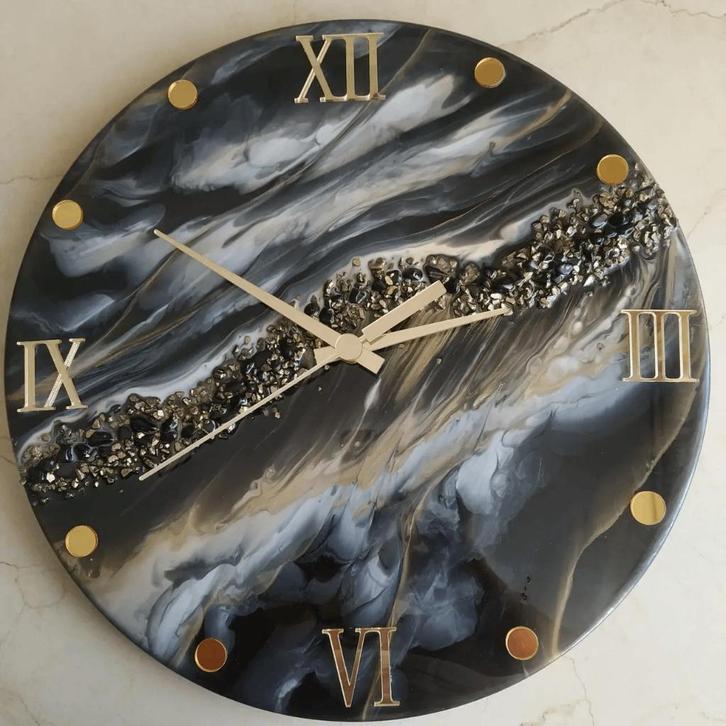 Handgemaakte Design Wandklok Epoxyhars&Zwarte Agaat - 40 cm, Huis en Inrichting, Woonaccessoires | Klokken, Nieuw, Wandklok, Verzenden