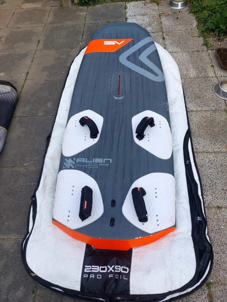 Serverne alien 145 liter, Watersport en Boten, Windsurfen, Ophalen of Verzenden, Gebruikt, Zeil, Minder dan 5 m²
