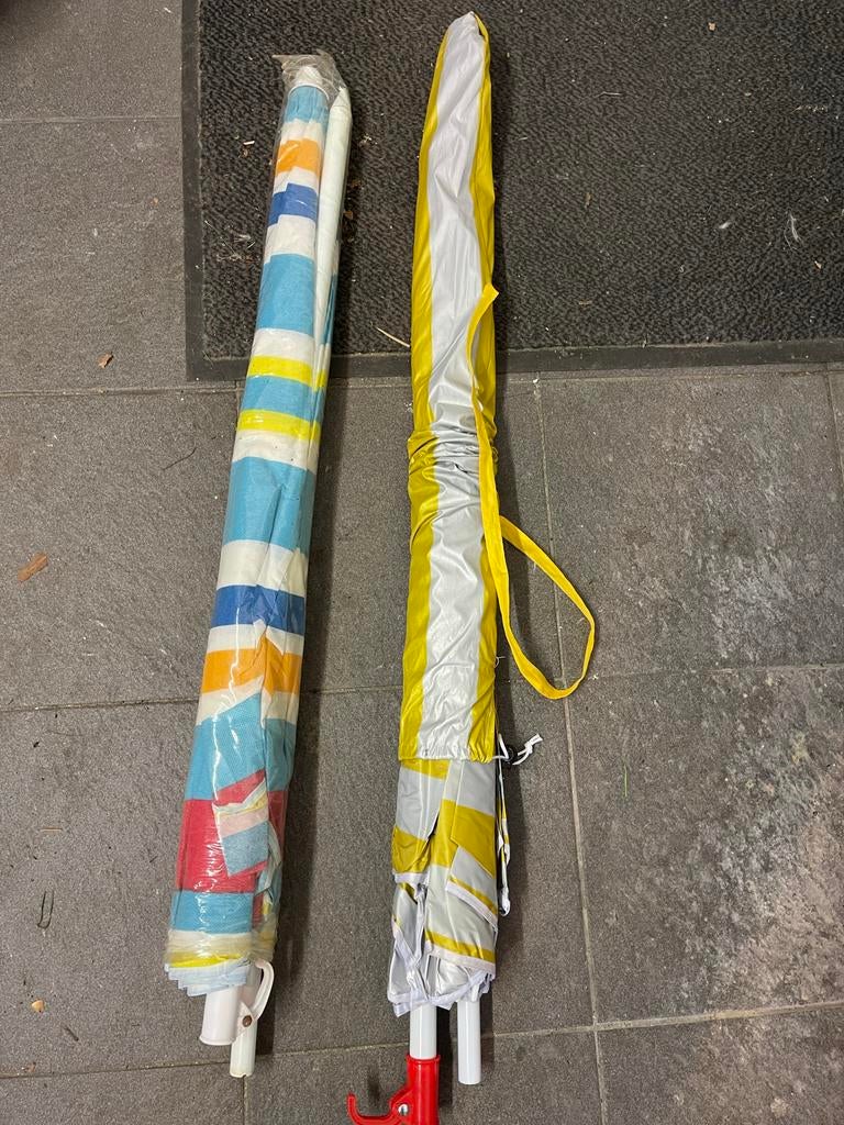 2 strand parasols, Tuin en Terras, Parasols, Gebruikt, Strandparasol, 1 tot 2 meter, Ophalen