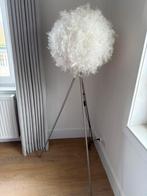 Staande lamp met veren kap voor meisjeskamer, Ophalen, Zo goed als nieuw, Metaal, 100 tot 150 cm