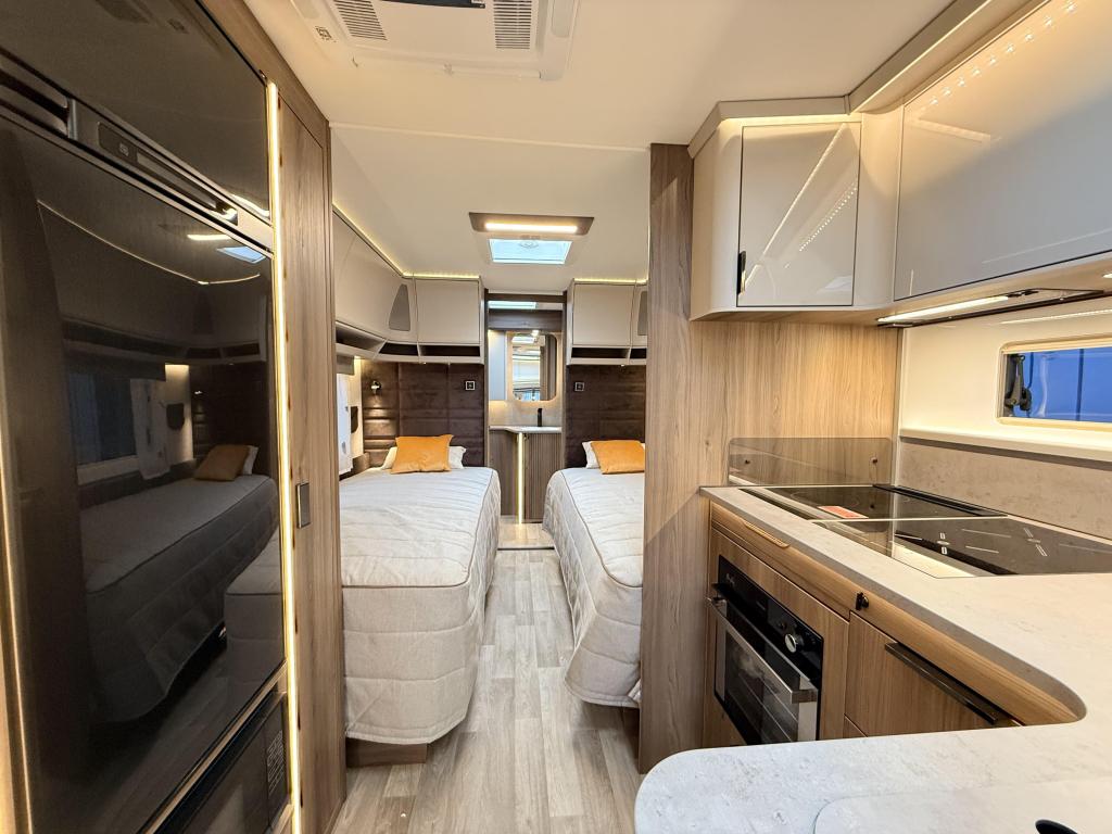 Kabe Imperial 740 CTDL E2, Caravans en Kamperen, Caravans, Rondzit, Schokbreker, 7 tot 8 meter, Bedrijf