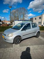 Toyota Yaris 1.3 16V 5DR Linea SOL AUT 2003 Grijs, Auto's, 31 €/maand, 4 cilinders, 400 kg, Origineel Nederlands