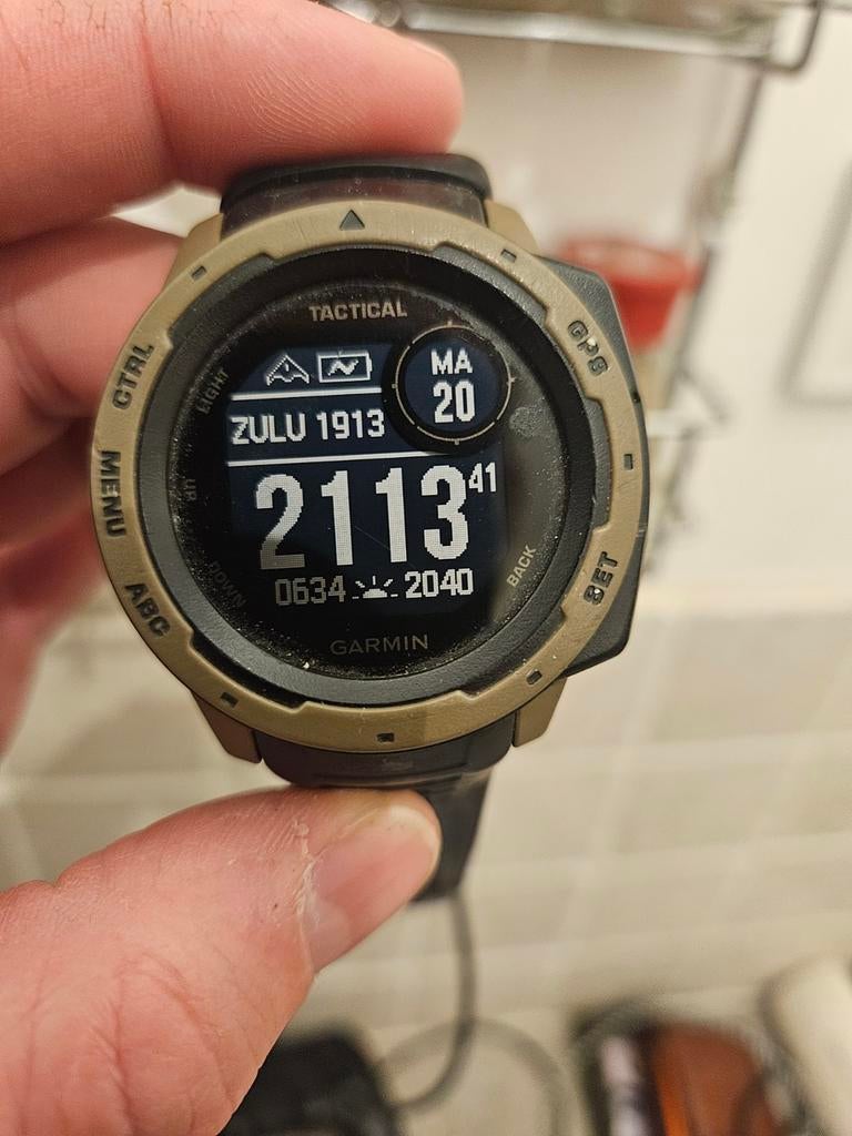 Garmin Instinct Tactical Smartwatch - Zo goed als nieuw, Sieraden, Tassen en Uiterlijk, Sporthorloges, Zwart, Garmin, Ophalen of Verzenden
