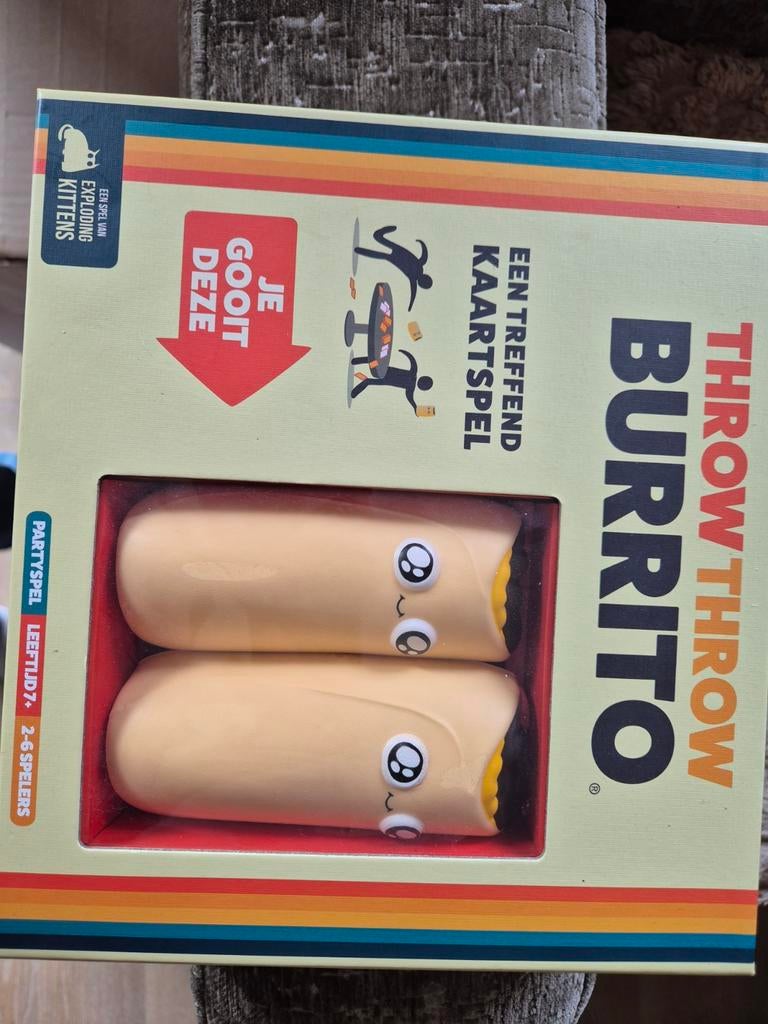 Throw Throw Burrito - Nieuw Kaartspel, Vijf spelers of meer, Ophalen of Verzenden, Nieuw, Exploding Kittens
