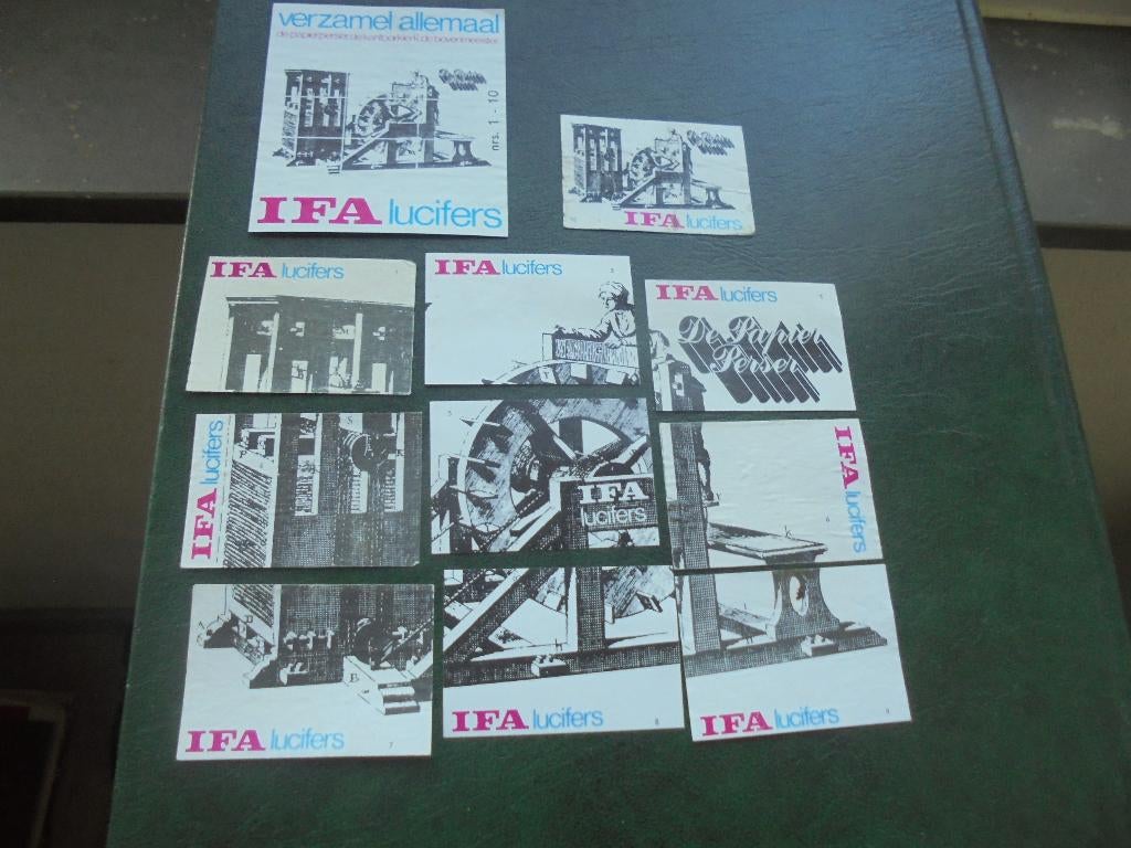 11 oude lucifermerken IFA, puzzelserie de Papierperser, Verzamelen, Ophalen of Verzenden, Zo goed als nieuw, Luciferdoosjes of -merken