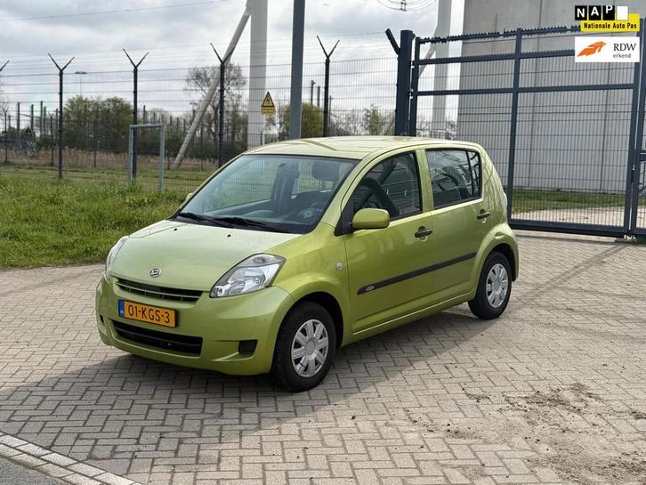 Daihatsu Sirion 2 1.0-12V Trend 116 Nap Apk Nieuwe koppeling, Auto's, Daihatsu, Bedrijf, Te koop, Sirion, ABS, Airbags, Centrale vergrendeling