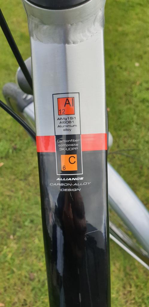 Giant Damesfiets 8 Versnellingen Carbon Aluminium Maat 57, Fietsen en Brommers, Fietsen | Dames | Damesfietsen, Gebruikt, Versnellingen