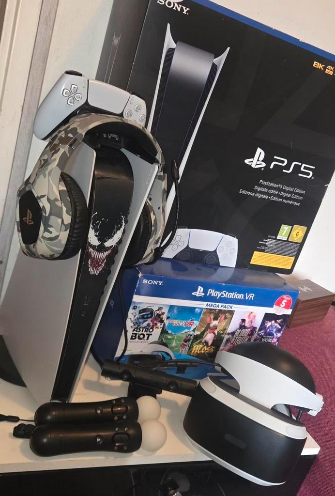 PS5 Digital Edition + PlayStation VR1 Bril & headset, Spelcomputers en Games, Spelcomputers | Sony PlayStation 5, Zo goed als nieuw