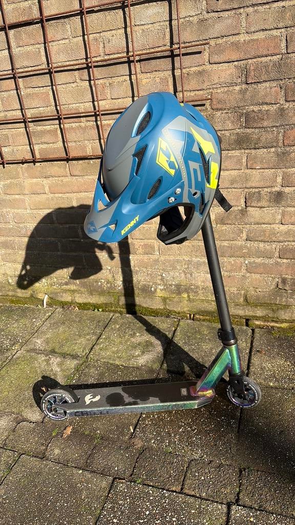 Chilli scooter / Stuntstep met Kenny helm, Ophalen, Gebruikt, Gewone step