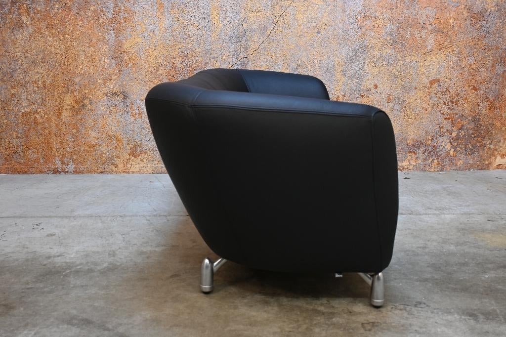 NIEUWbeklede zwarte leren Leolux Pupilla design bank, Leolux, Leolux, Driepersoons, 75 tot 100 cm