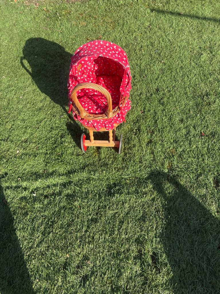 Vintage Kinderwiegje met Rotan Details, Kinderen en Baby's, Speelgoed | Poppen, Ophalen of Verzenden, Gebruikt, Overige typen