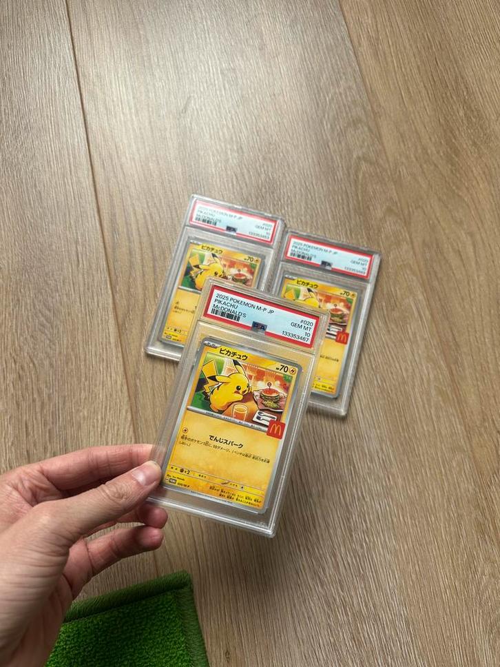 Pikachu (M-P 020) PSA 10 - Mc donalds - japans, Hobby en Vrije tijd, Verzamelkaartspellen | Pokémon, Zo goed als nieuw, Ophalen of Verzenden