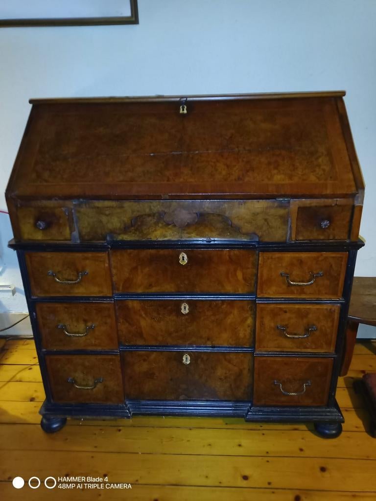 Antieke secretaire wortelnoten hout 18e eeuw, Ophalen