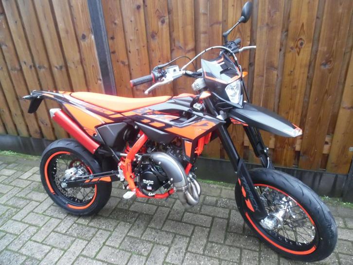 Beta Track  Zwart/Rood 2T 2026 / NIEUW  E5+ 0 km, Fietsen en Brommers, Brommers | Derbi, Nieuw, Ophalen of Verzenden