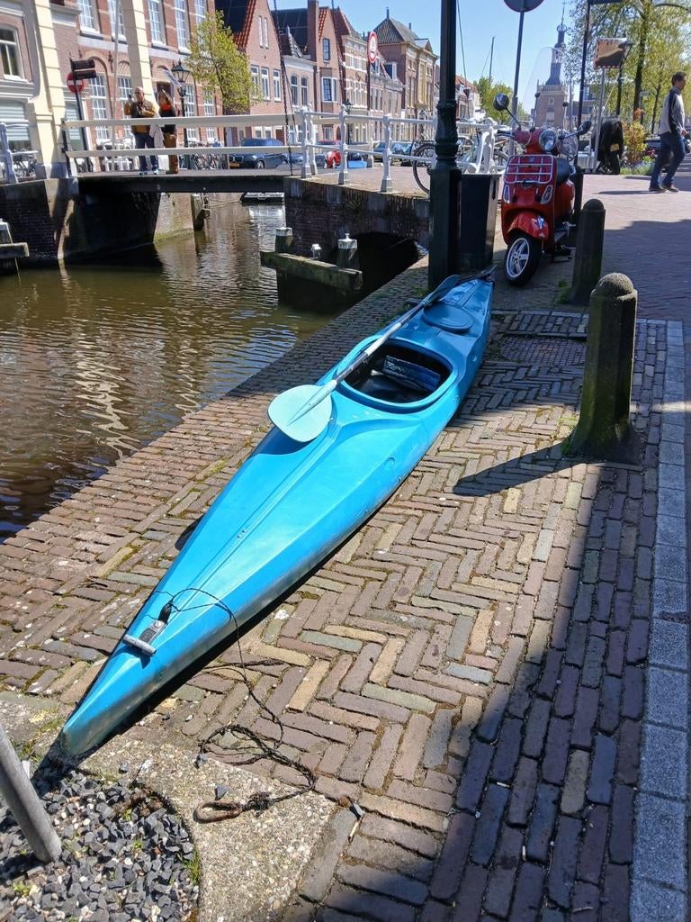 Blauwe kajak met peddel - Ideaal voor waterplezier!, Ophalen, Gebruikt, 1-persoons