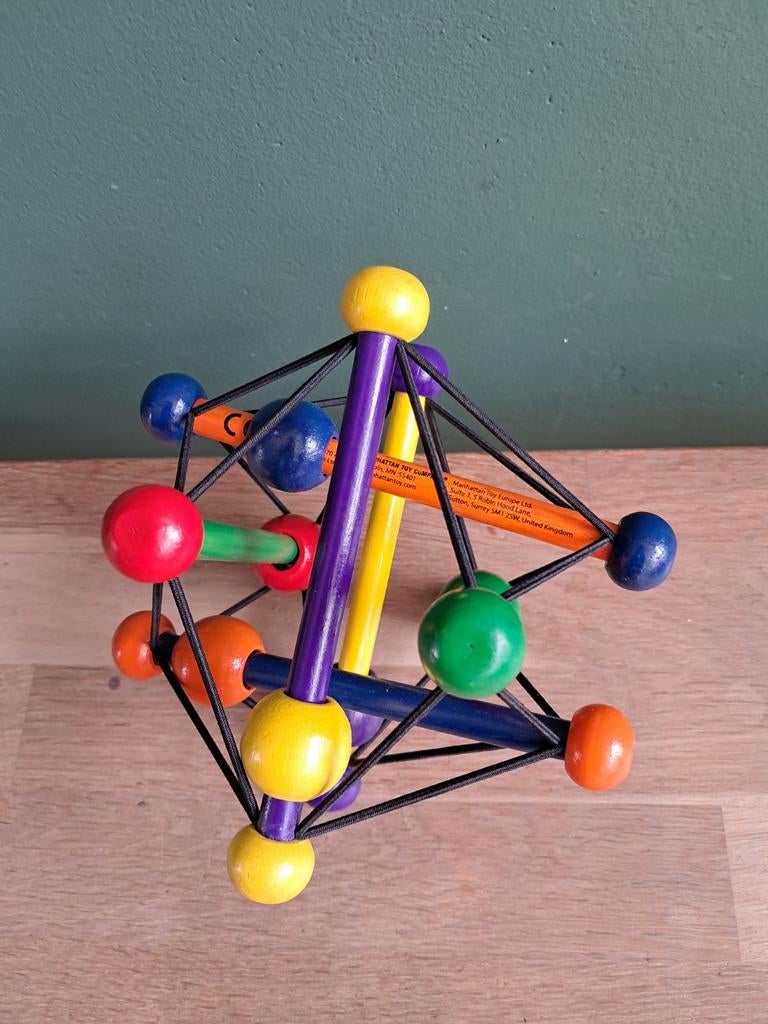 De Groene Merel houten grijper rammelaar The Manhattan Toy C, Ophalen of Verzenden
