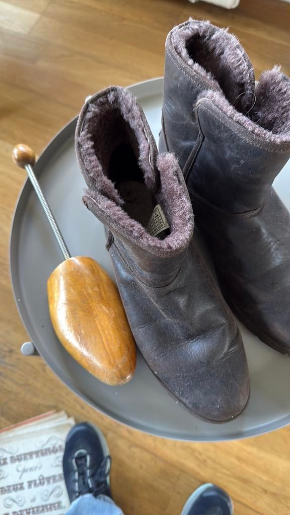 Bruine UGG laarzen, maat 42 / 9,5 UK, Bruin, Lage of Enkellaarzen, Ophalen of Verzenden, Gedragen