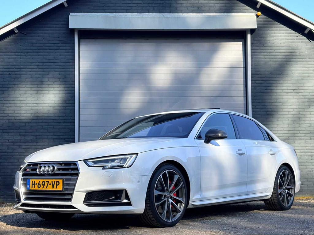 Audi - 2018 - S4 Limousine 354pk! quattro, Auto's, Automaat, Gebruikt, Euro 6, Bedrijf
