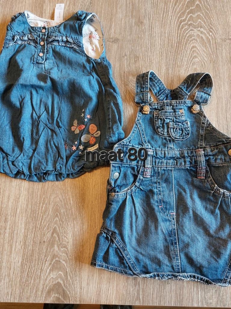 Leuke denim set voor meisjes - maat 80, Kinderen en Baby's, Babykleding | Maat 80, Gebruikt, Meisje, Ophalen of Verzenden, Setje