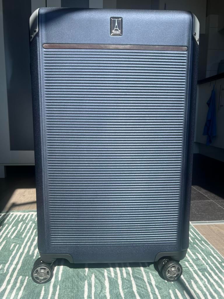 TravelPro Platinum Elite 69cm & 76cm Expandable True Navy, 60 tot 70 cm, Hard kunststof, 45 tot 55 cm, Nieuw