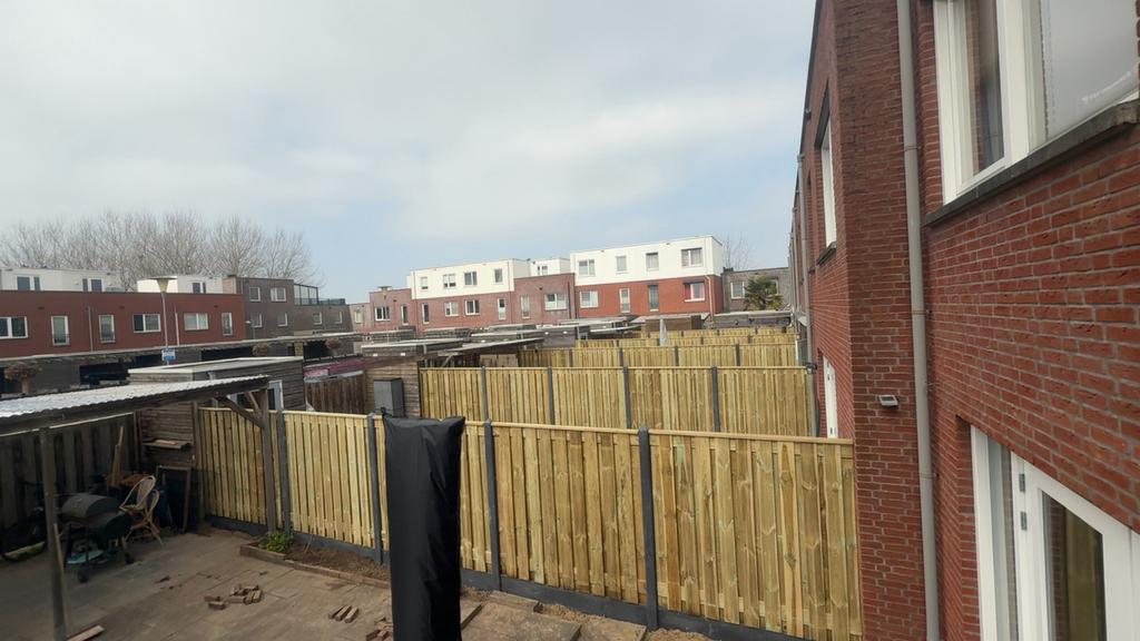 Hout-beton schutting v.a €110,- pm incl montage & matrialen