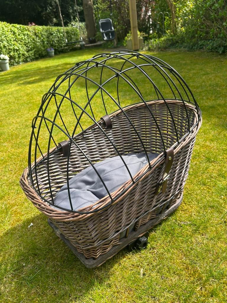 Honden fietsmand met tralies, Ophalen, Zo goed als nieuw