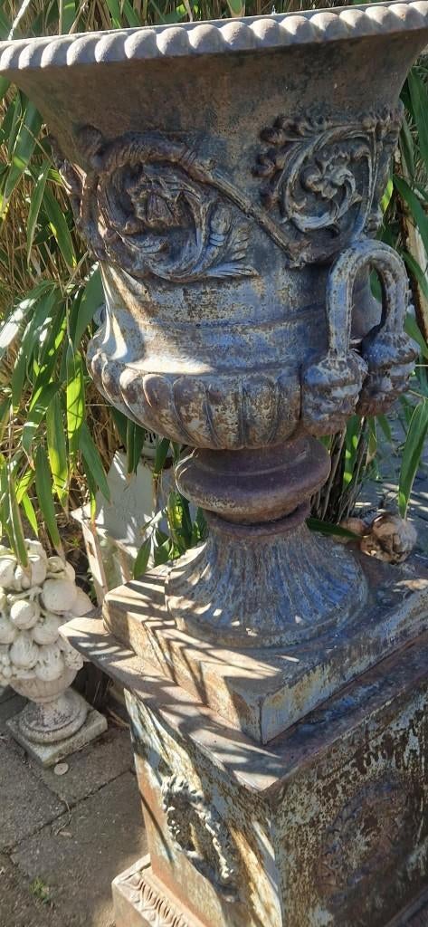 Prachtige(H140!)gietijzeren baardmanvaas op sokkel(brocante), Ophalen, Nieuw