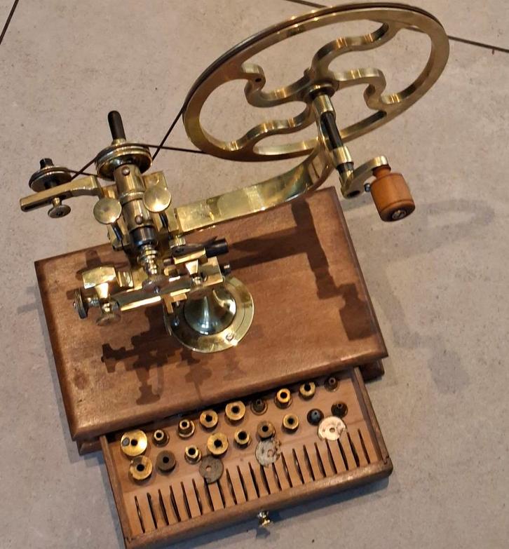 Arrondeermachine, Antiek en Kunst, Antiek | Gereedschap en Instrumenten, Ophalen of Verzenden