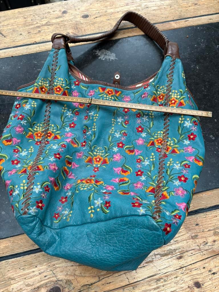 Prachtige leren tas met borduursels, Sieraden, Tassen en Uiterlijk, Tassen | Damestassen, Ophalen of Verzenden, Zo goed als nieuw