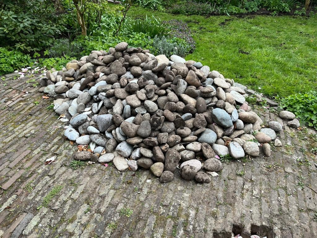 Maaskeien losgestort (ongeveer 1,3M3), Tuin en Terras, Ophalen, Gebruikt, Grijs, Kei