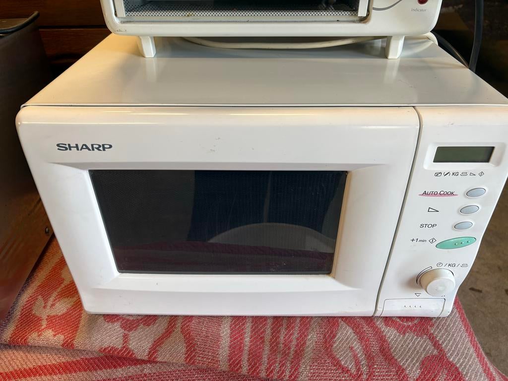 Sharp Magnetron R-231 - Compact en Betrouwbaar, Ophalen, Gebruikt, Minder dan 45 cm, Magnetron