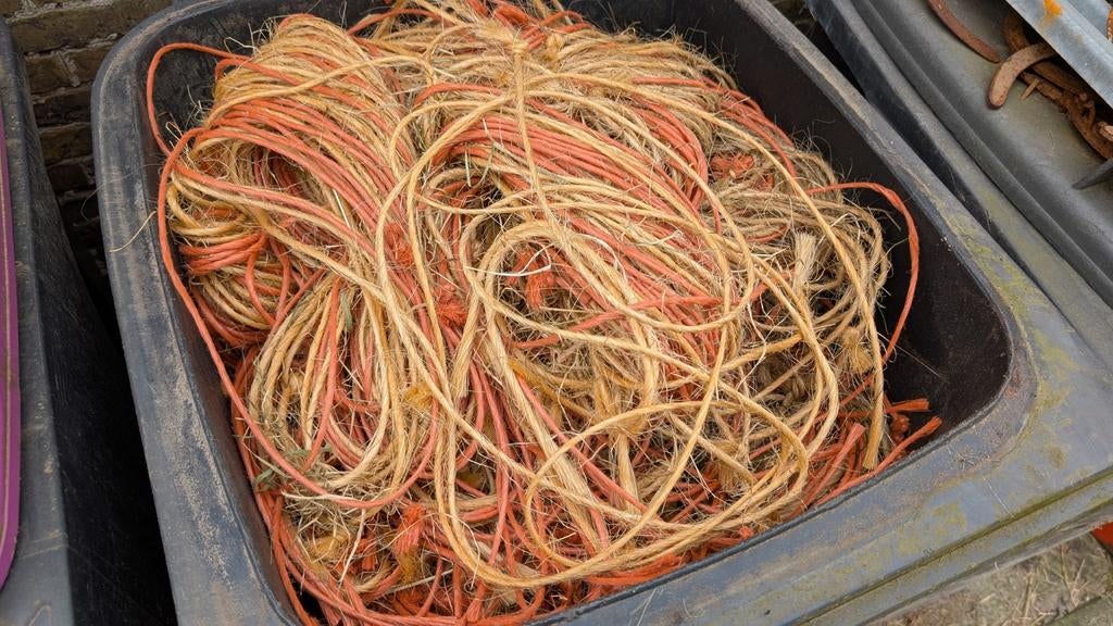 Hooi- en strobalen touwtjes, container vol, Ophalen