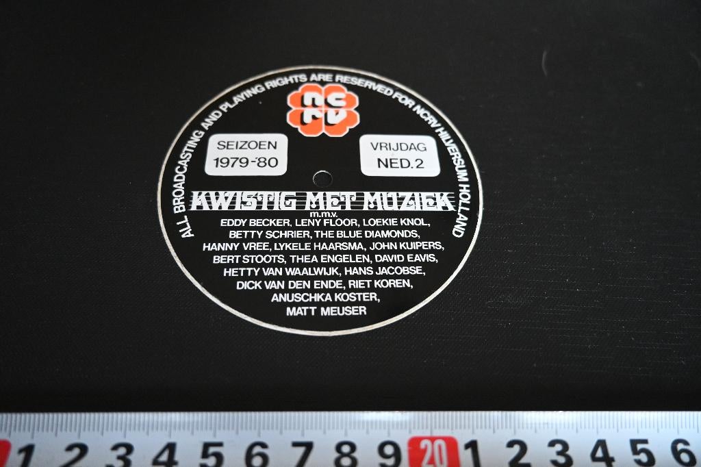 sticker Omroep NCRV Kwistig met muziek seizoen 1979-1980, Verzamelen, Stickers, Ophalen, Zo goed als nieuw