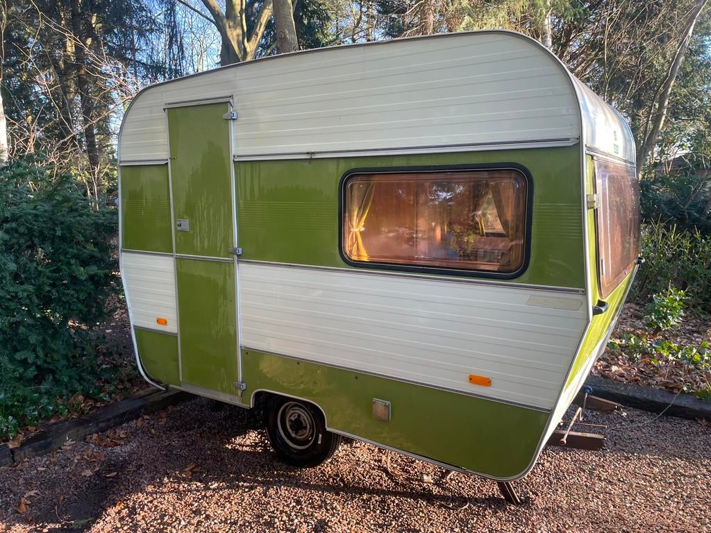 Geheel originele caravan uit de jaren 70 (?), Particulier, 500 - 750 kg