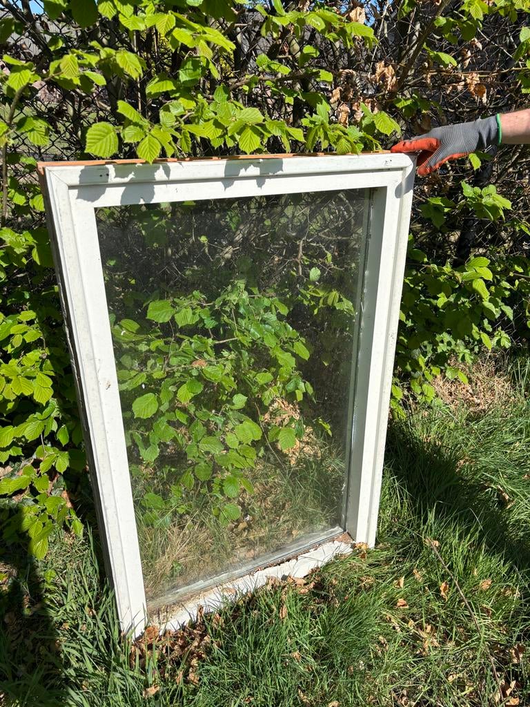 2 gebruikte houten kozijnen, Doe-het-zelf en Verbouw, Kozijnen en Schuifpuien, Ophalen, Gebruikt, Raamkozijn, Inclusief glas